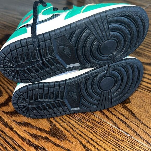 JORDAN 1 RETRO HIGH “LUCKY GREEN” 10C - Picture 7 of 10